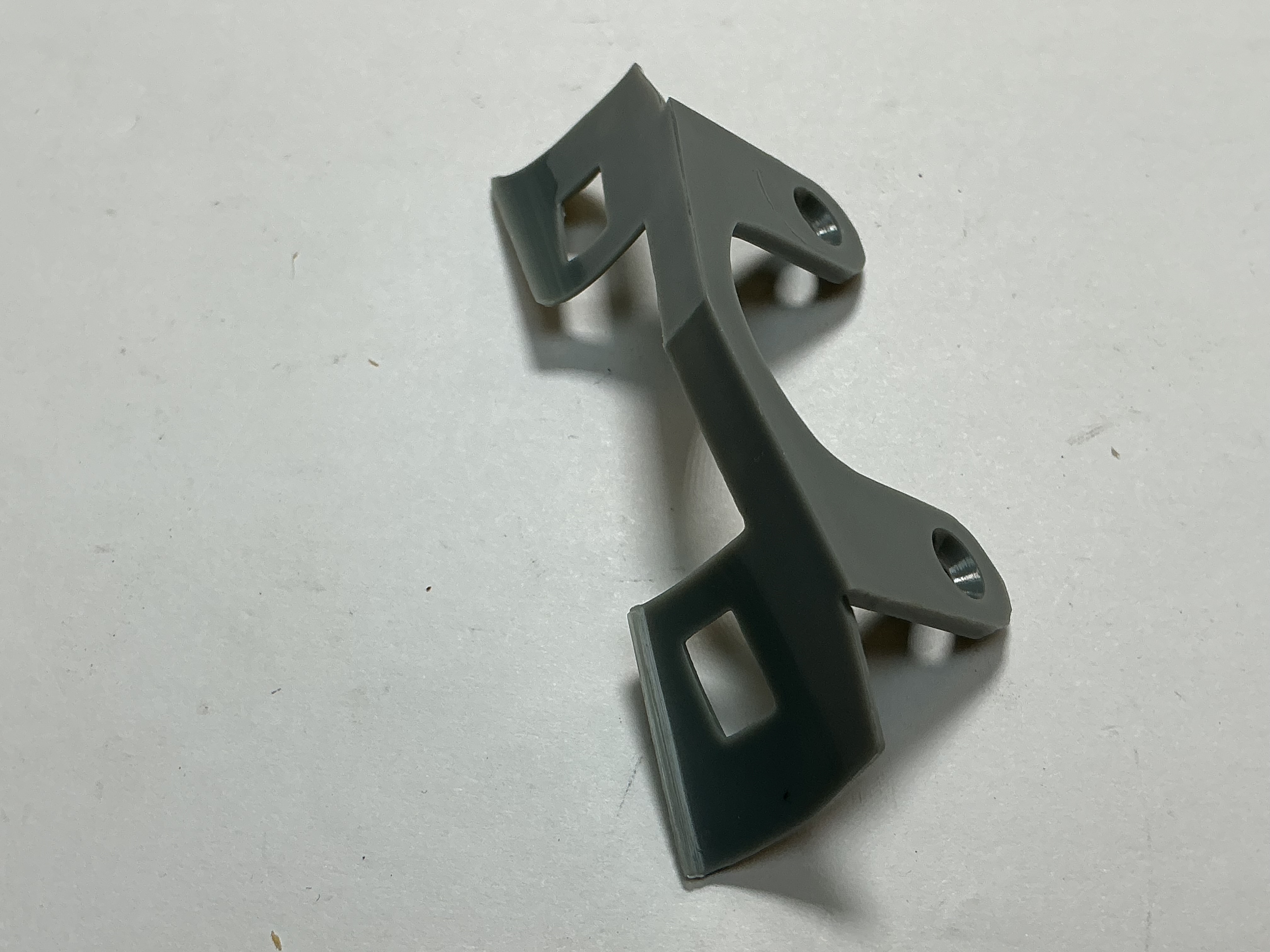 SNOWPLOW / UNDECORATED / STANDARD SIZE / 34.5mm HOLE SPACING / W/HOLES FOR MU HOSES / PREMIER DIESELS / RAILKING DIESELS