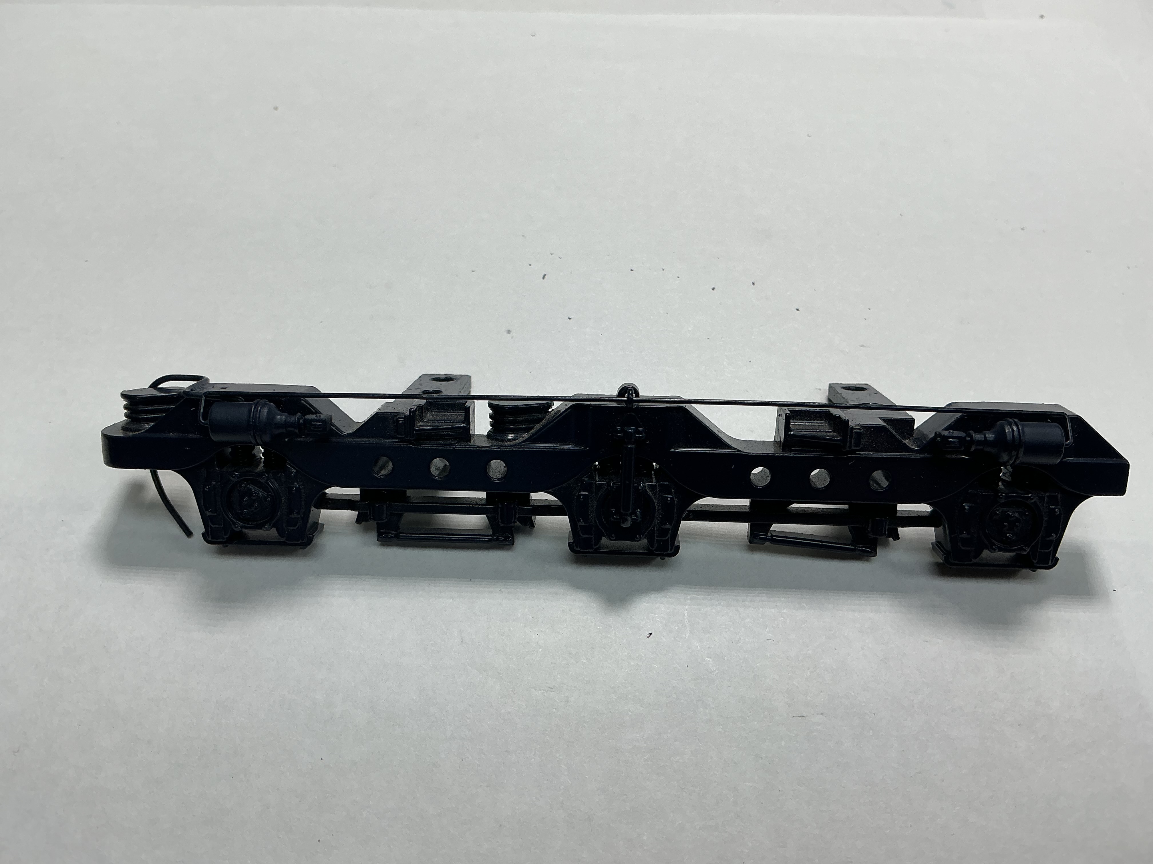 SIDE FRAME / 3-AXLE / RF & LR / DARK BLUE / W/SEPARATE BRAKE LINE & AIR CYLINDERS / PREMIER SD50