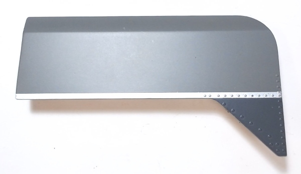 SMOKE DEFLECTOR / RH / GRAY W/SILVER STRIPE / RAILKING IMPERIAL FEF 4-8-4