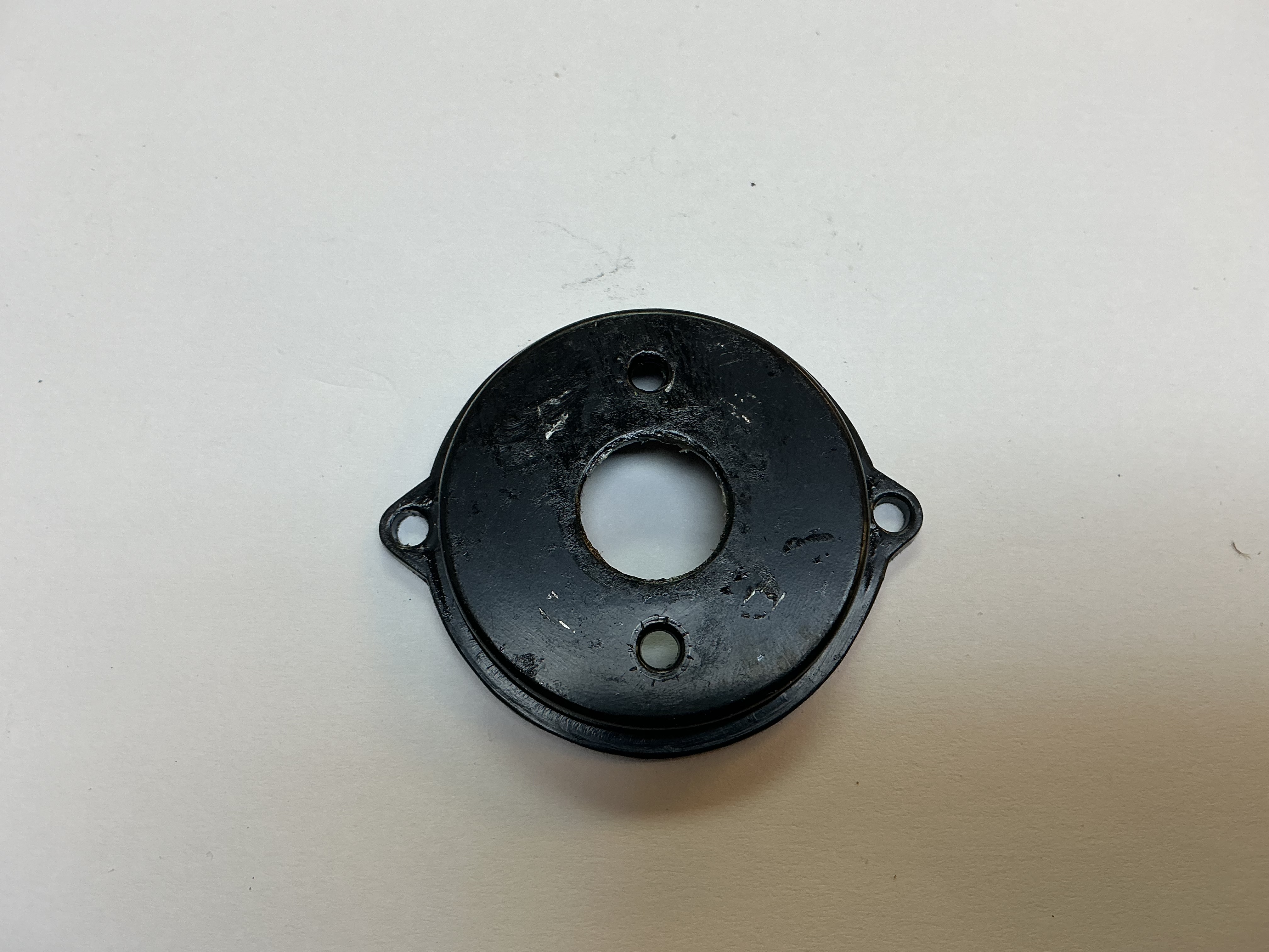 MOTOR MOUNT / TOP / DIE-CAST / FRONT OR REAR / RAILKING ONE GAUGE ES44AC