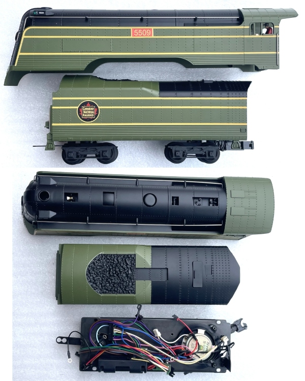 RAILKING CRUSADER ENGINE & TENDER SHELL / PS2 TENDER CHASSIS W/O BOARDS / CANADIAN NATIONAL / 30-1386-1
