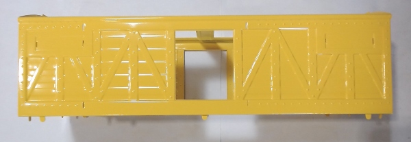 SHELL / BOX CAR / PAINTED YELLOW / TINPLATE STANDARD GAUGE 514