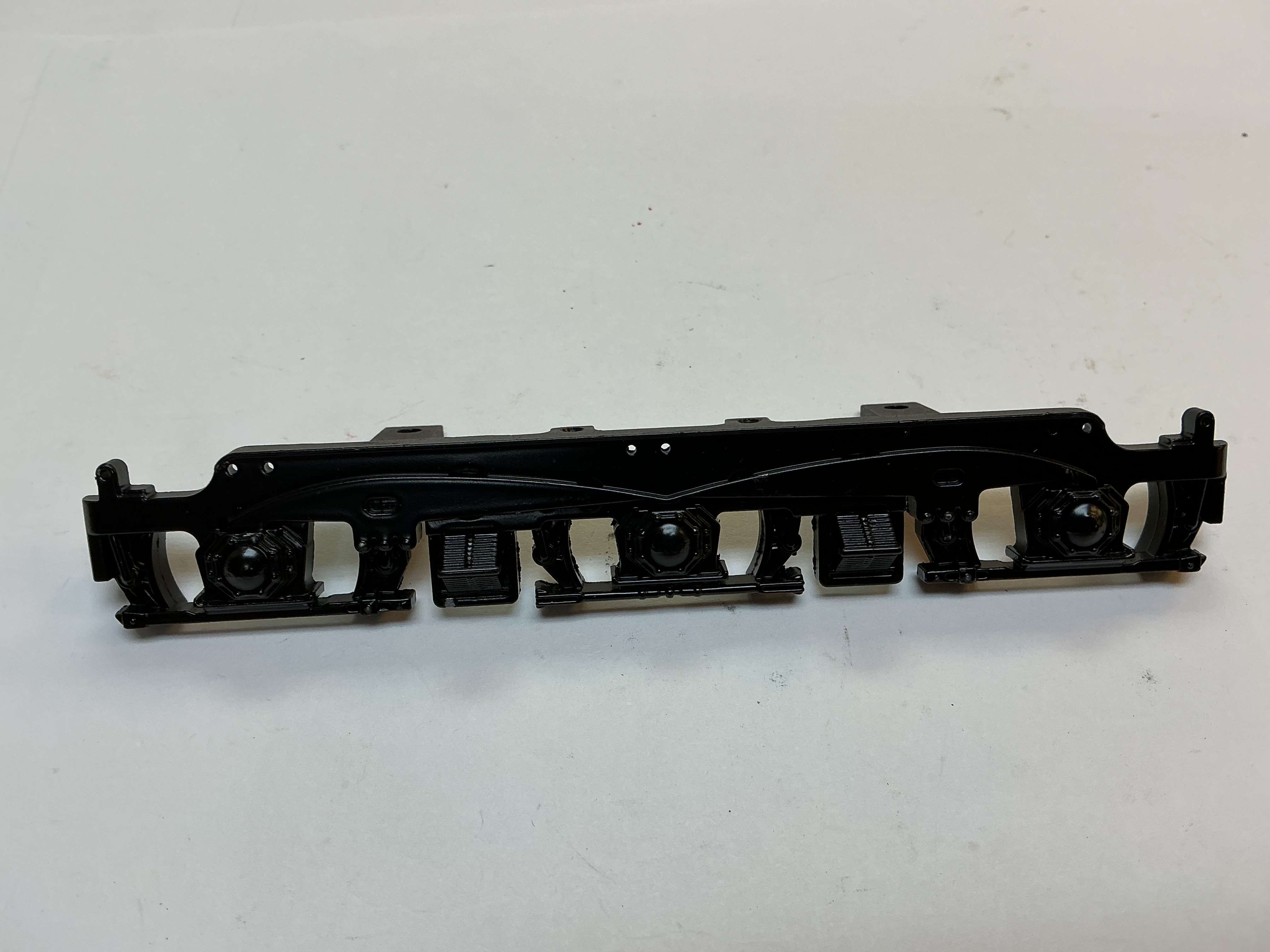 SIDE FRAME / 3-AXLE / BLACK / LH OR RH / PREMIER FM ERIE BUILT