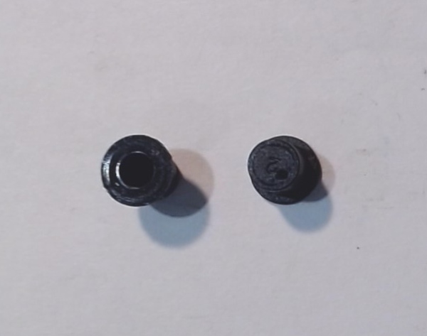 BUSHING / SHOULDER / PLASTIC / 3/2 FEATURE TRUCK / 6-WHEEL & 4-WHEEL / HOLDS FC2101730 IN PLACE
