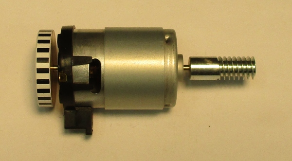 DC MOTOR / RS385PH / MD105-M38 / F/W 27mm D x 5mm THICK / WORM LENGTH 27.47mm TO 27.71mm / STRIPED / PS 2 BKT