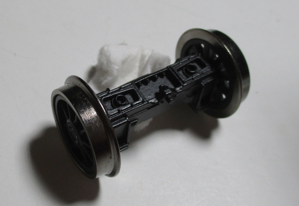 WHEEL & AXLE ASSEMBLY / PILOT TRUCK / SBLACK SPOKES / BLACK RETAINER / PREMIER BR44 & SNCF 150X