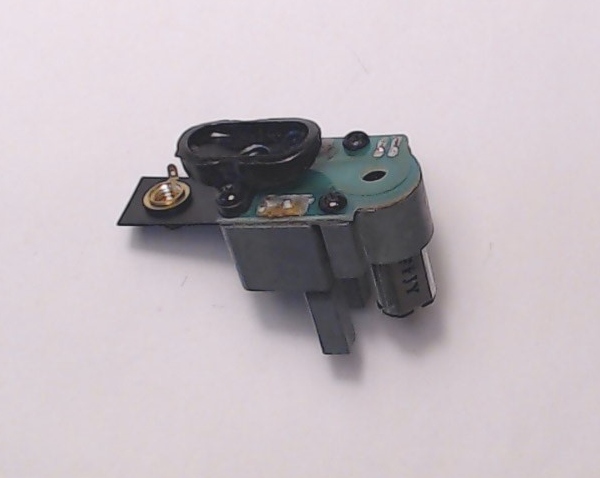 SMOKE UNIT / PS 2 & 3 / 19mm POST HEIGHT / 25mm W x 36mm L / FUNNEL 9.25mm H / W/LAMP SOCKET BRACKET