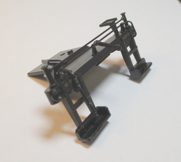 PILOT ASSEMBLY / FRONT / BLACK / W/CUT LEVER / W/NARROW STEPS / PREMIER 0-6-0 SWITCHER