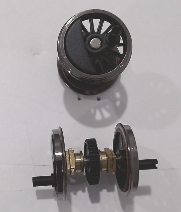 WHEEL & AXLE ASSEMBLY / W/HELICAL GEAR & ECCENTRIC PIN / HO SCALE LIGHT MIKADO 2-8-2