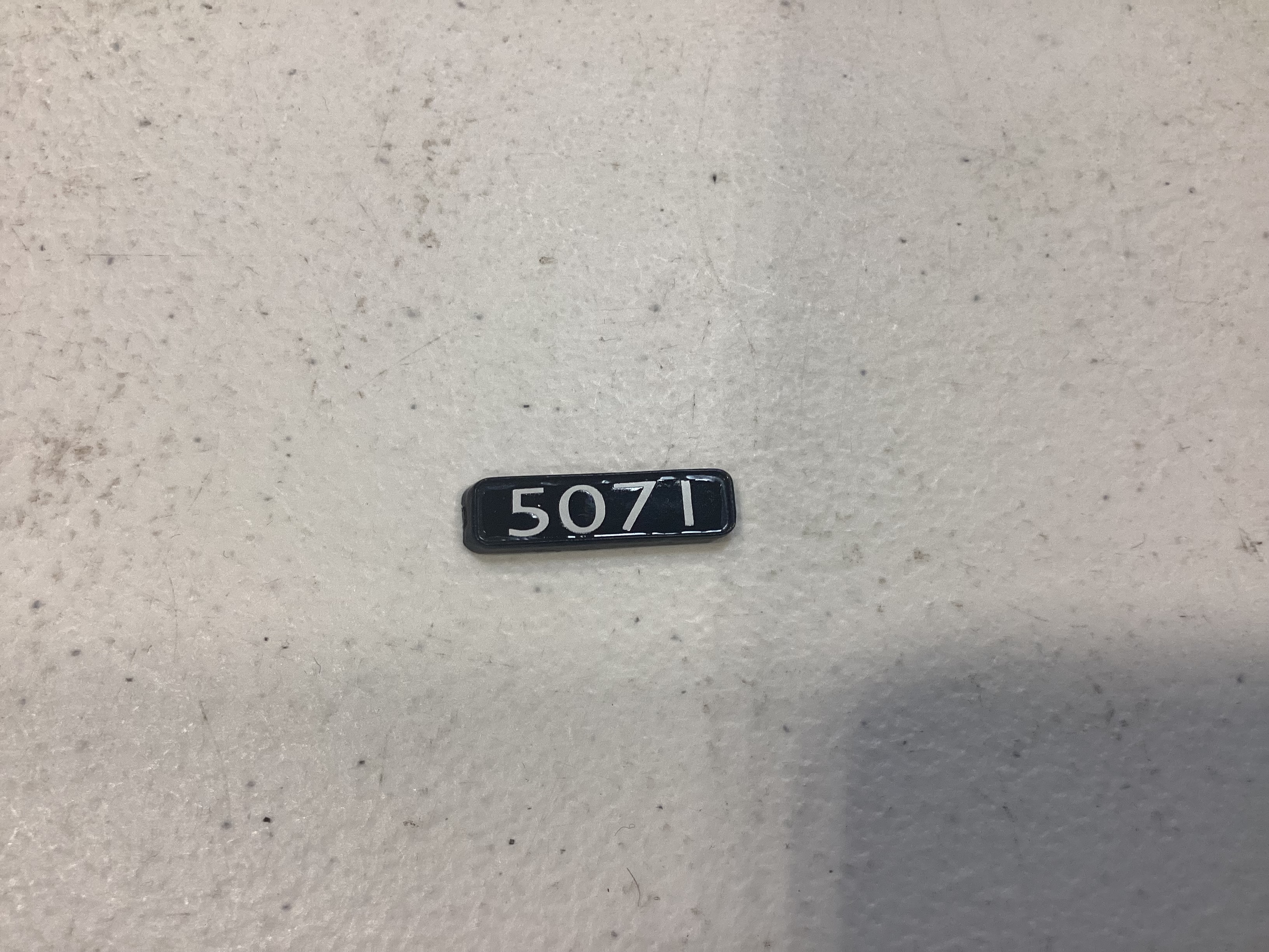 NUMBER BOARD / REAR / LH OR RH / #5071 / NARROW NOSE /RAILKING ONE GAUGE DASH-8