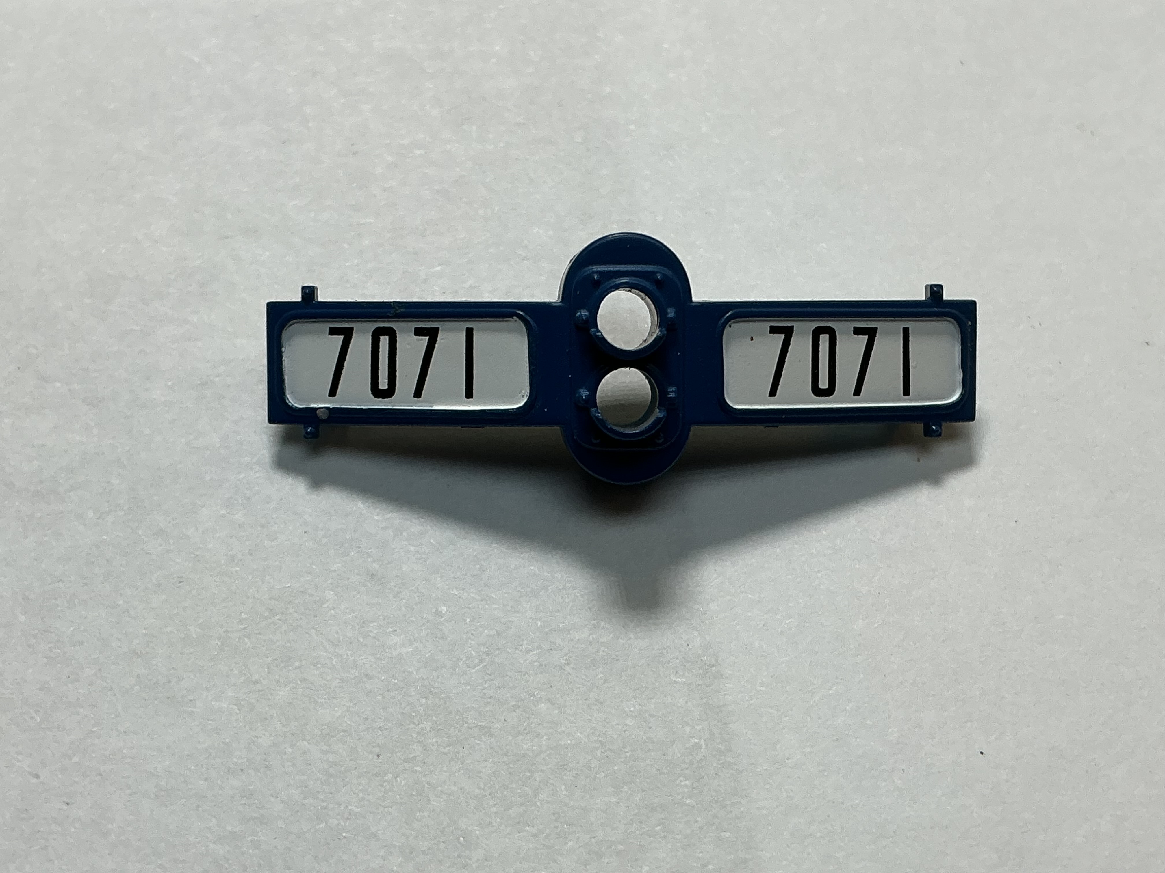 NUMBER BOARD / FRONT / W/HEADLIGHT HOUSING / BLUE / #7071 / PREMIER SD60M