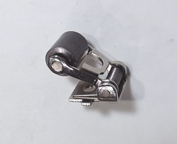 PICK UP / O GA / SINGLE / 8.5mm DIAM x 10.5mm W / 13mm RIVET TO RIVET / RAILKING USRA 0-6-0