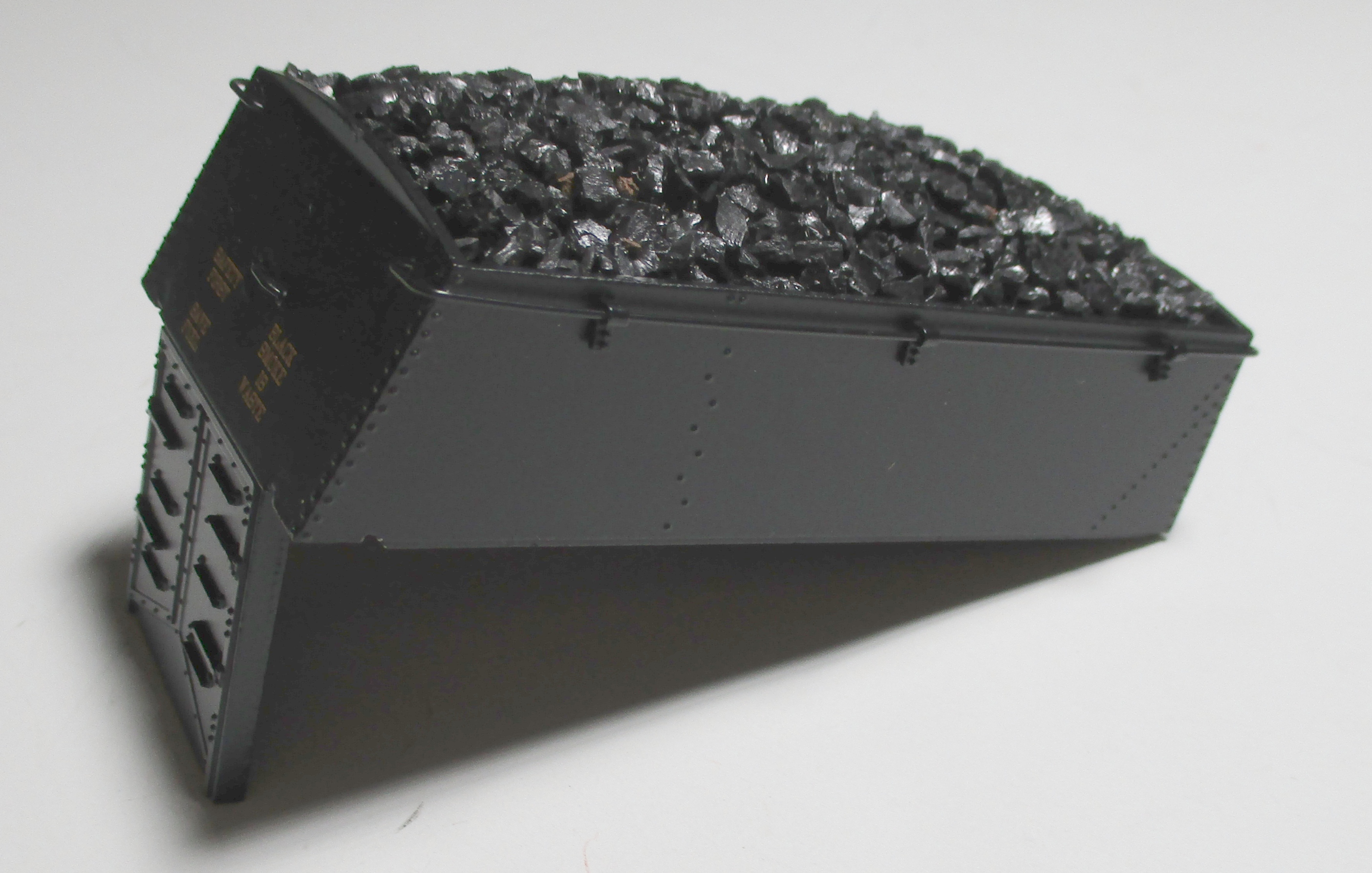 COAL BUNKER / W/COAL LOAD / TALL / BLACK / PREMIER 0-8-0