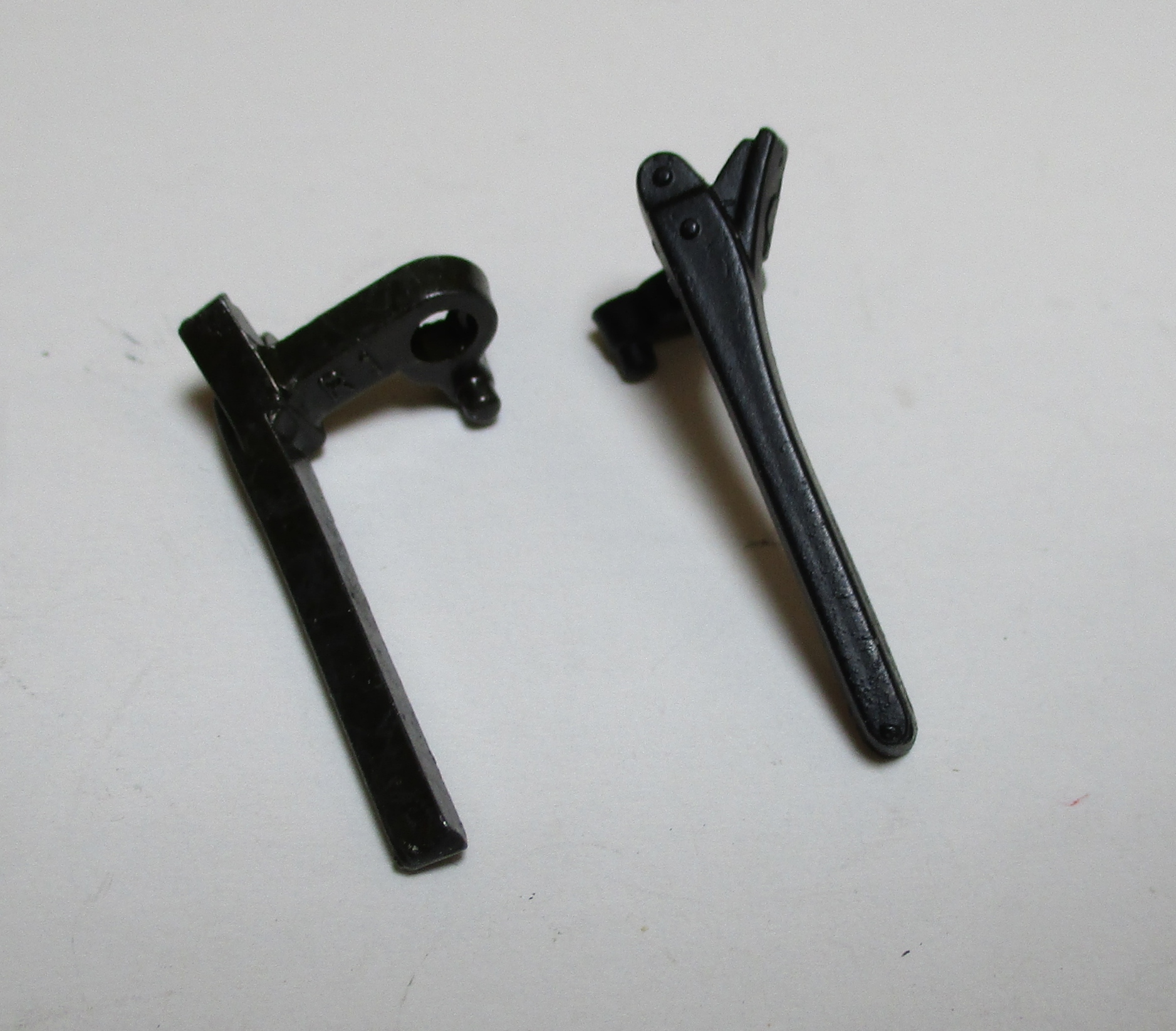 BRAKE SHOE / LH / FRONT DRIVER / DIE-CAST / PREMIER K-4s 4-6-2