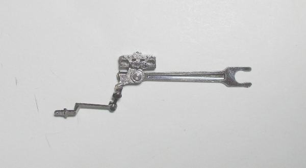 3RD CYLINDER LINKAGE / MAIN ROD W/CROSSHEAD GUIDE / BLACKENED / PREMIER BR44 & SNCF 150X