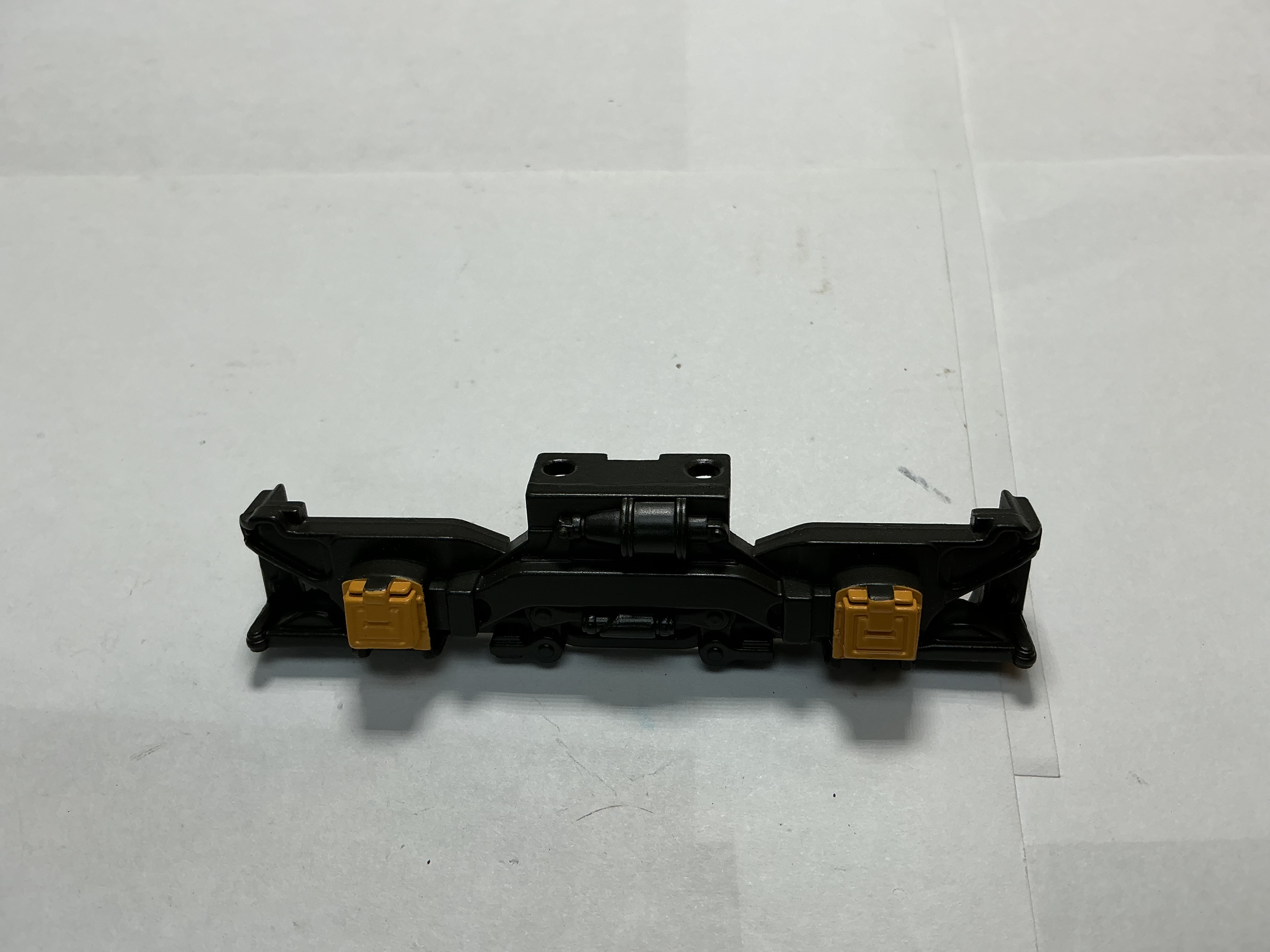 SIDE FRAME / 2-AXLE / BLACK W/YELLOW JOURNALS / RF & LR / W/MOLDED DETAILS / PREMIER ALCO S-2