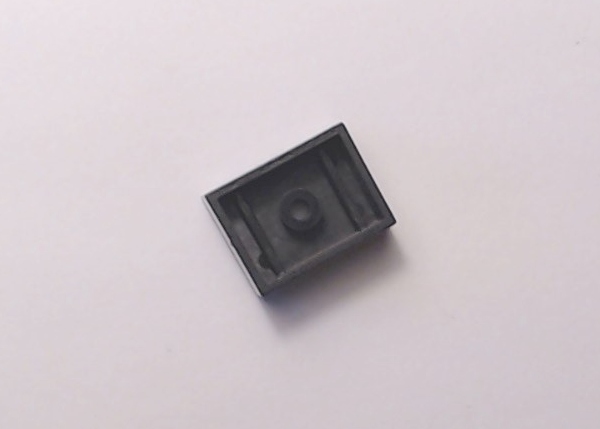 PICK UP INSULATOR / BOTTOM / 15.3mm W x 21mm L x 8.8mm H / RAILKING BOBBER CABOOSE
