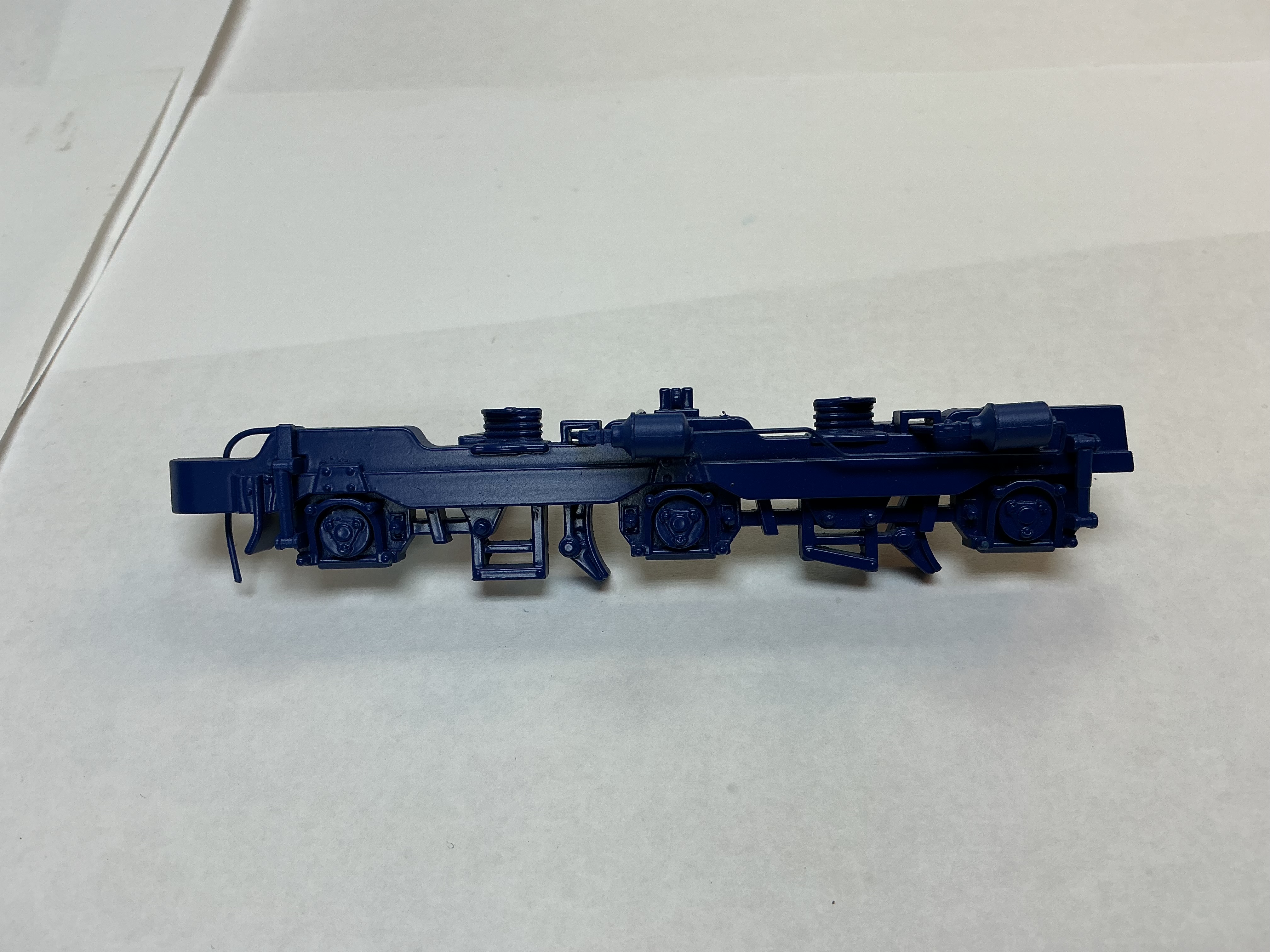 SIDE FRAME / 3-AXLE / RF & LR / BLUE / W/SEPARATE AIR RESERVOIRS & BRAKE LINE / PREMIER SD60M