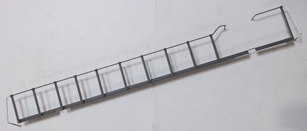 HANDRAIL / RH LONG / UP GRAY & WHITE / PREMIER GP38-2