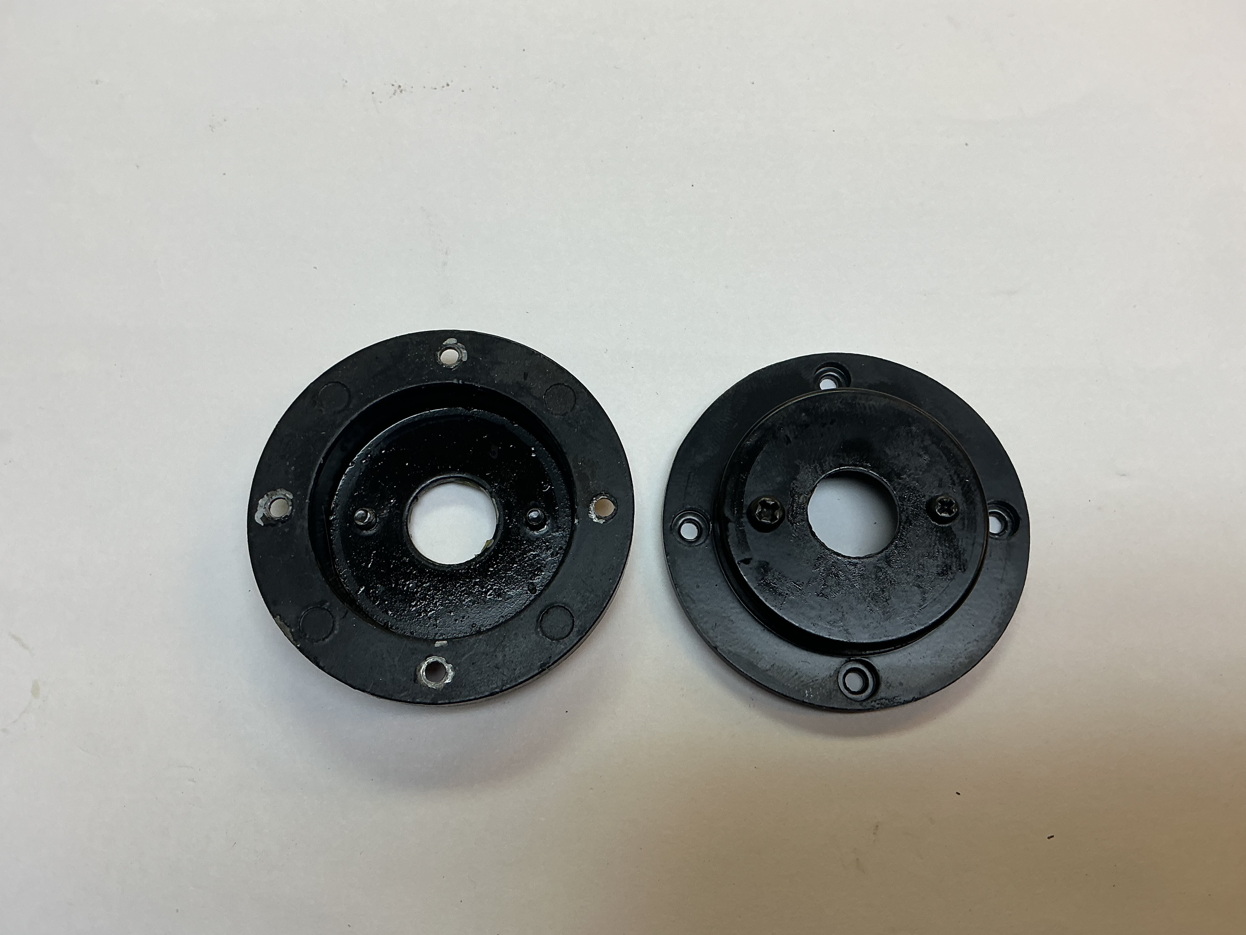 MOTOR MOUNT / TOP / DIE-CAST / FRONT OR REAR / RAILKING ONE GAUGE ALCO PA