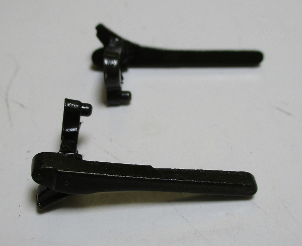 BRAKE SHOE / DIE-CAST / RH / 3RD DRIVER / PREMIER N&W J 4-8-4