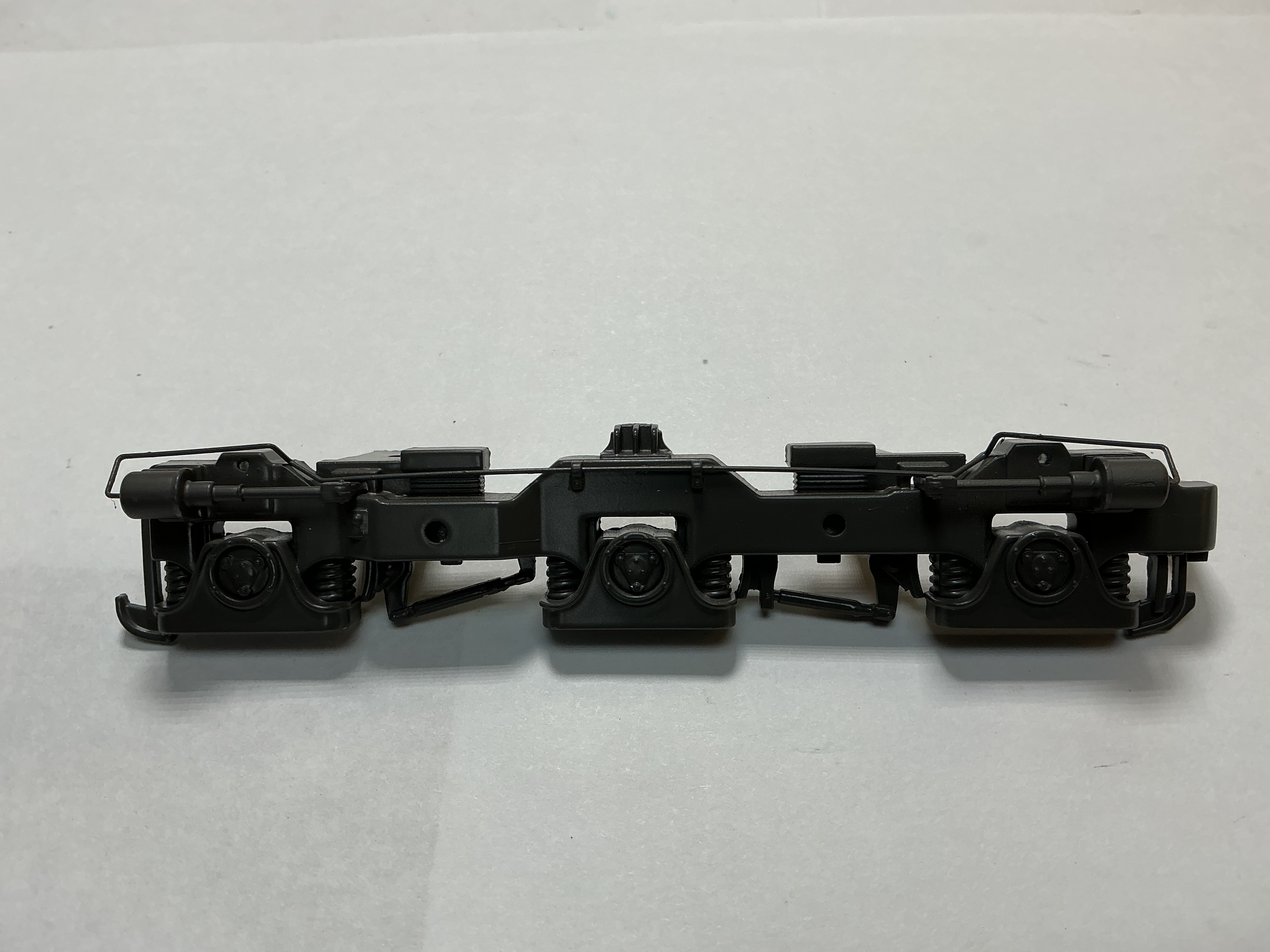 SIDE FRAME / 3-AXLE / LF OR RR / UP GRAY / W/BRAKE LINE & SEPARATE AIR CYLINDERS / PREMIER AC4400CW