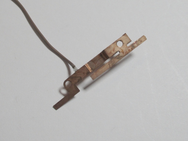 PICK UP / AXLE CONTACT / TENDER TRUCK / RH SIDE / W/WIRE / HO SCALE N&W J CLASS 4-8-4