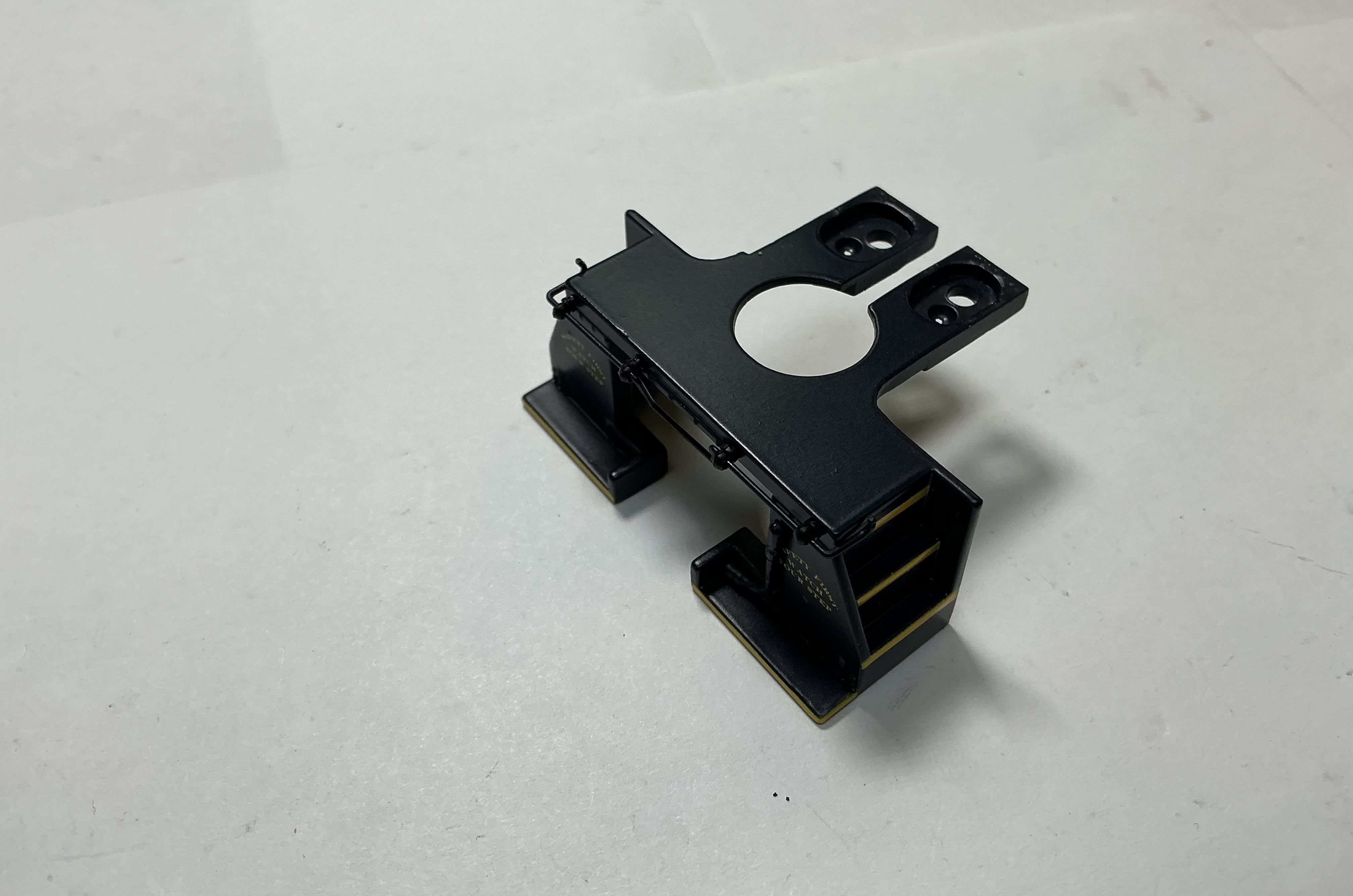 PILOT / 2 HOLE / BLACK W/YELLOW STEPS / W/COUPLER CUT LEVER / PREMIER ALCO S-2 SWITCHER