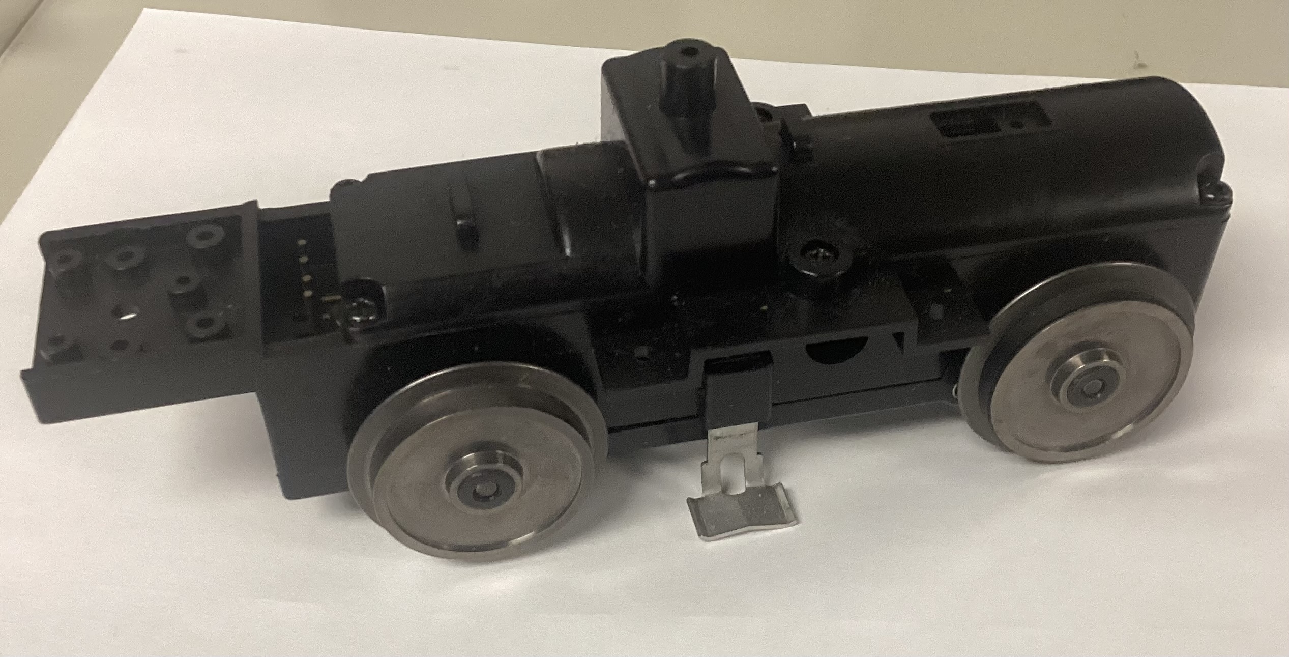 4-WHEEL TRUCK / POWERED / REAR / W/BLACK FLYWHEEL / FIRST RUN / RAILKING ONE GAUGE DASH-8