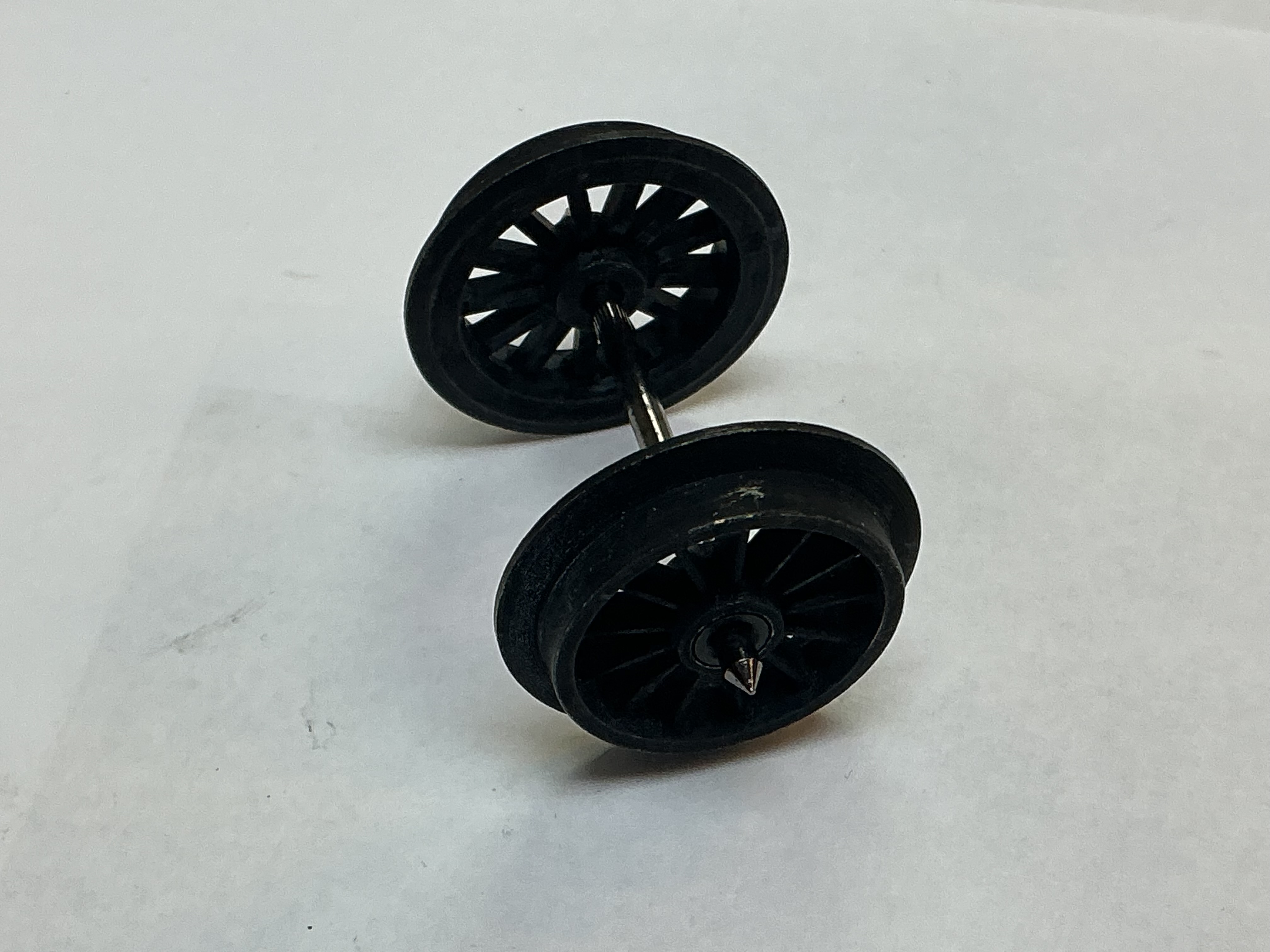 WHEEL & AXLE ASSEMBLY / 3-RAIL / REAR TRAILING TRUCK / W/SPOKES / PREMIER ESE HUDSON 4-6-4