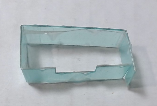 INSULATOR / U-SHAPED / PROTECTS REVERSE UNIT / RAILKING DOCKSIDER 0-4-0