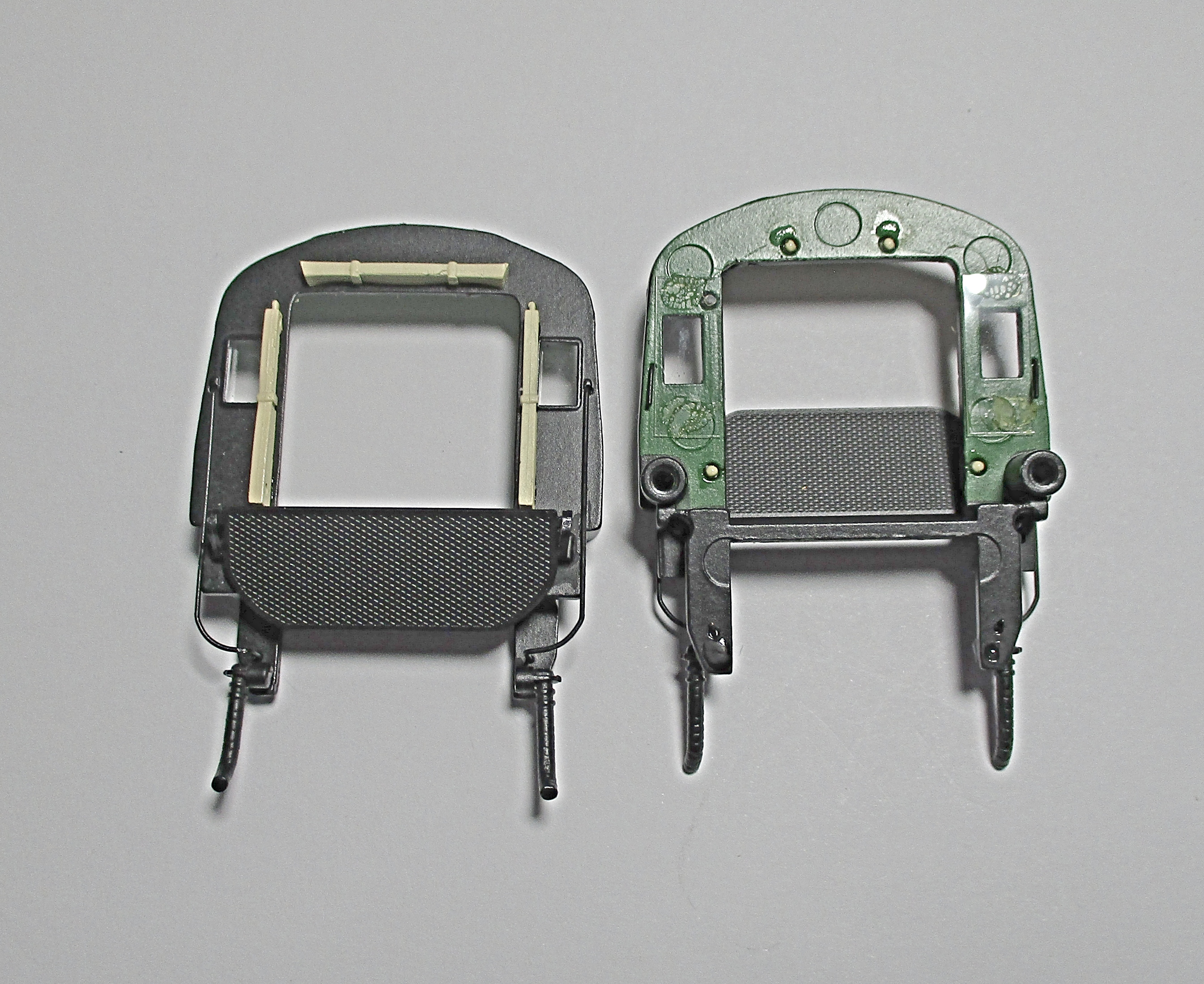 CAB REAR WALL / COMPLETE / W/APRON & WATER PIPES / TAN CURTAINS / HO SCALE N&W J CLASS 4-8-4