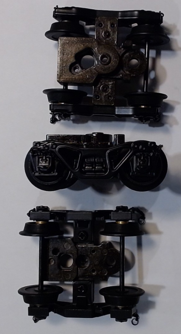 TENDER TRUCK / 4-WHEEL / FRONT / BLACK / W/CHAINS / PS 2 & 3 / RAILKING K-4 4-6-2 / SAME AS DA1240006A