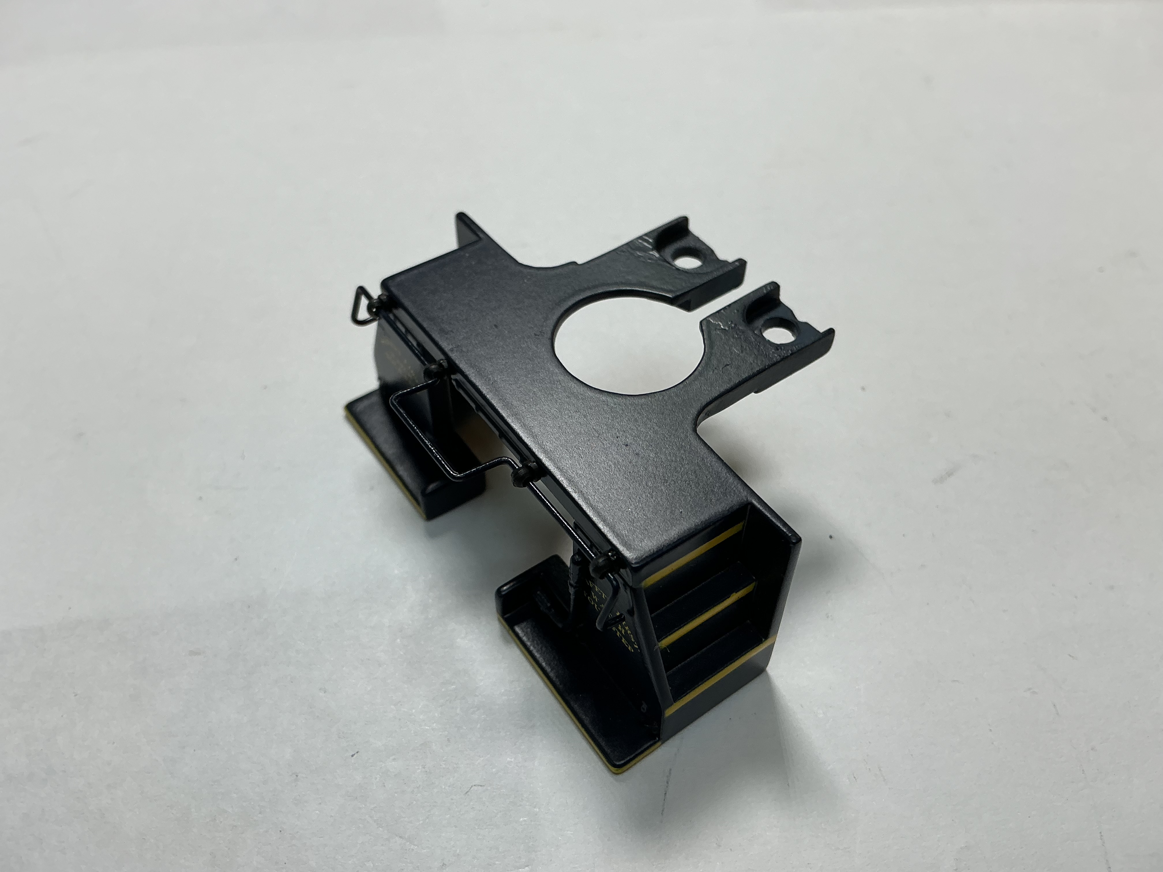 PILOT / 2 HOLE / BLACK W/YELLOW STEPS / W/COUPLER CUT LEVER / PREMIER ALCO S-2 SWITCHER