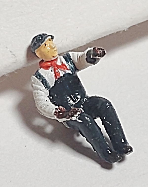 FIGURE / ENGINEER / WHITE SHIRT / BLUE CAP / HO SCALE LOCOMOTIVES