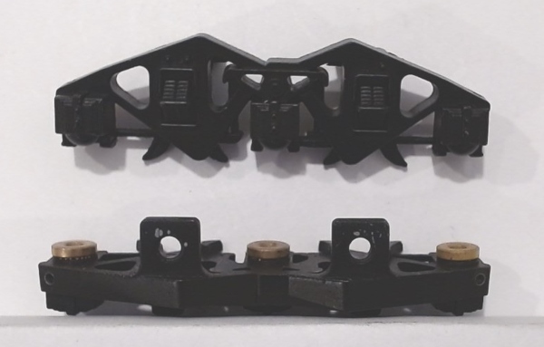 SIDE FRAME / 3-AXLE / TENDER TRUCK / BLACK / W/O CHAINS / PS 1 / PREMIER Y-3 2-8-8-2