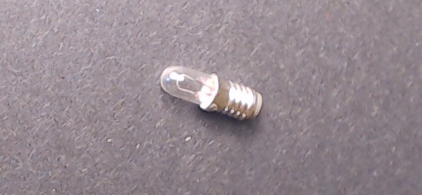 LAMP / 18V / SMALL GLOBE / MINIATURE SCREW BASE