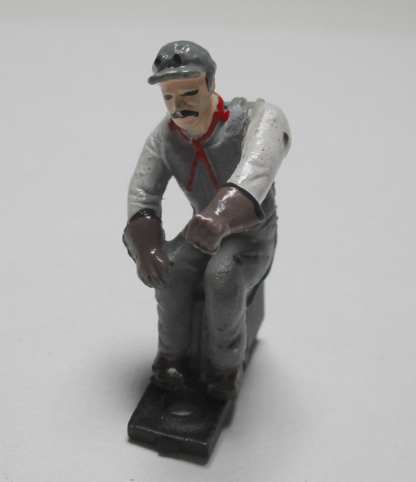 FIGURE / ENGINEER / RH ARM IS SEPARATE / W/DIE-CAST SEAT / PREMIER CLIMAX