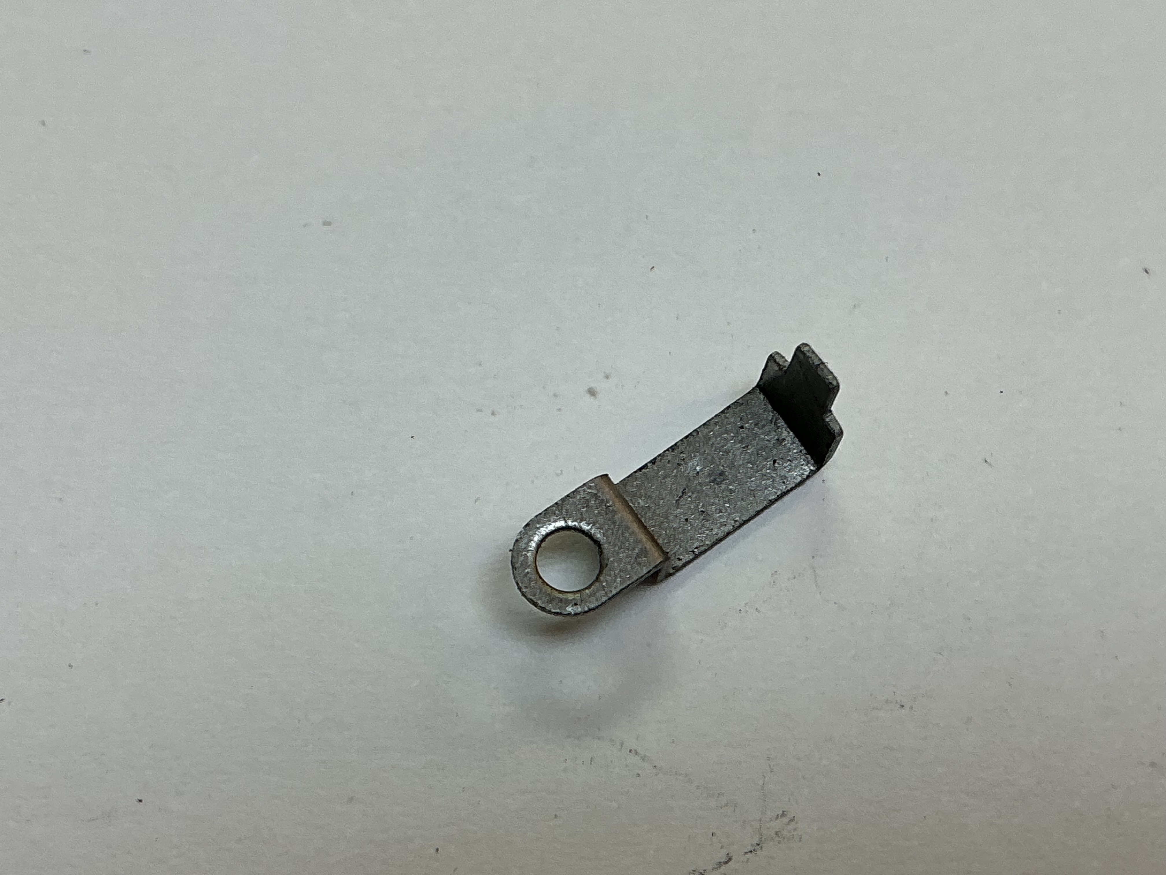 RETAINER / HOLDS SLIDE SHOE IN PLACE / LH OR RH / FRONT OR REAR / RAILKING ONE GAUGE ES44AC