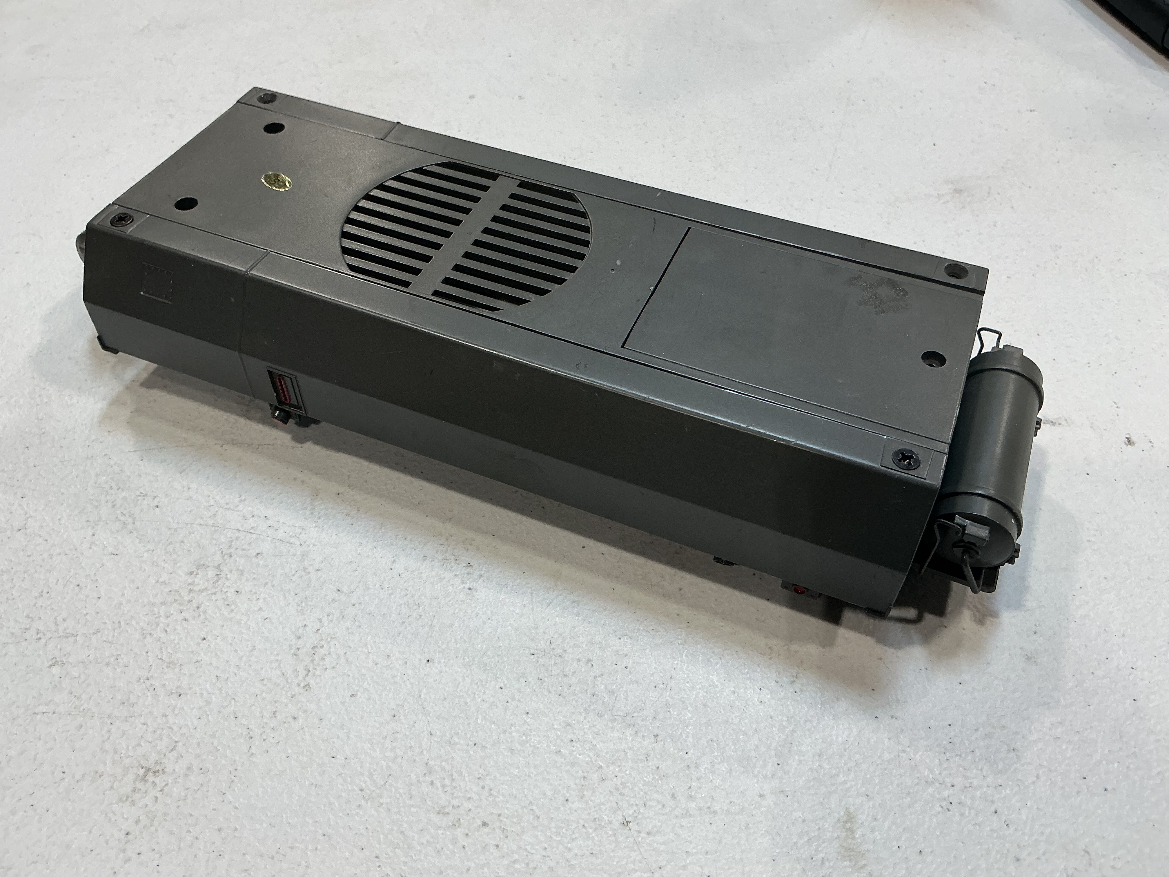 FUEL TANK / PROTOSOUND 2 / GRAY / RAILKING ONE GAUGE DASH-8