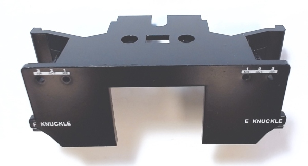 PILOT / TRUCK MOUNTED / REAR / BLACK W/YELLOW / RAILKING ONE GAUGE DASH-8