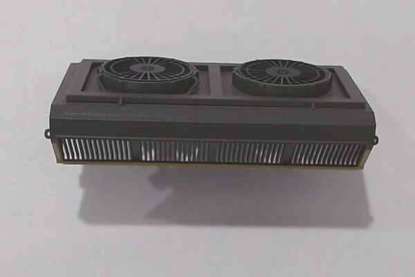 RADIATOR HATCH / REMOVABLE / GRAY W/YELLOW STRIPE / UP / HO SCALE SD70ACE