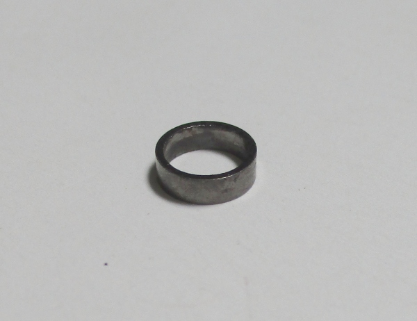 MAIN ROD SPACER / BLACKENED NICKEL / 6.6mm O.D. x 5.5mm I.D. x. 2.06mm L / PREMIER BR44 & SNCF 150X