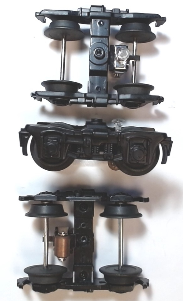 TRUCK / PASSENGER / 2-AXLE / W/PICK UP / BLACK / RAILKING 60ft STREAMLINED OBSERVATION CAR / BOAT TAIL