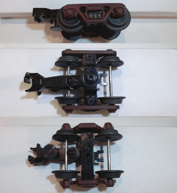 TRUCK / FREIGHT / 70-TON / W/MAGNETIC COUPLER / BROWN / PREMIER WOOD CHIP HOPPER