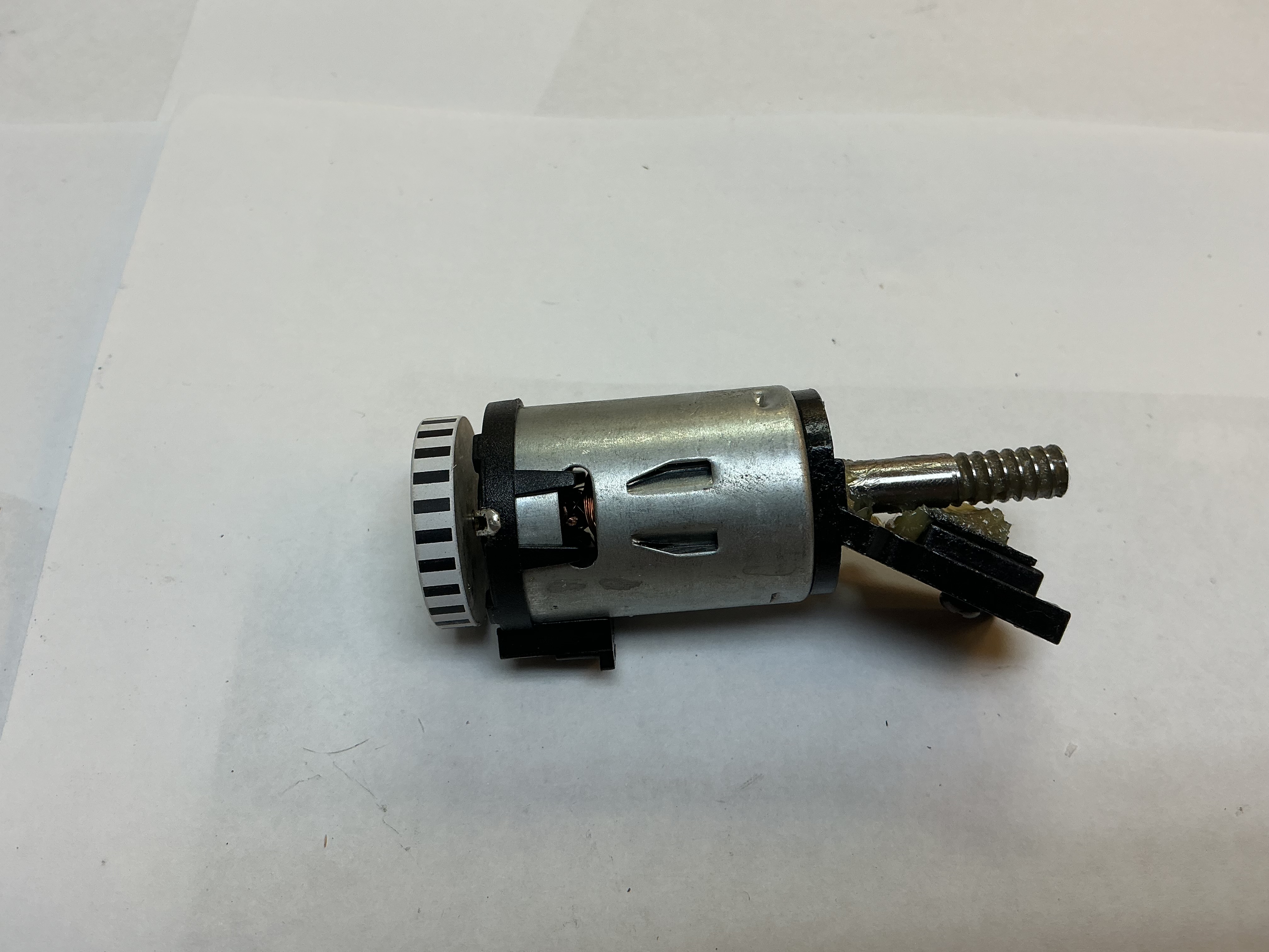 DC MOTOR / RS385PH / W/STRIPED FLYWHEEL / W/MOTOR MOUNT & WORM SPCAER / PS 3 / W/100035 WORM GEAR / PREMIER CAMELBACK 4-6-0