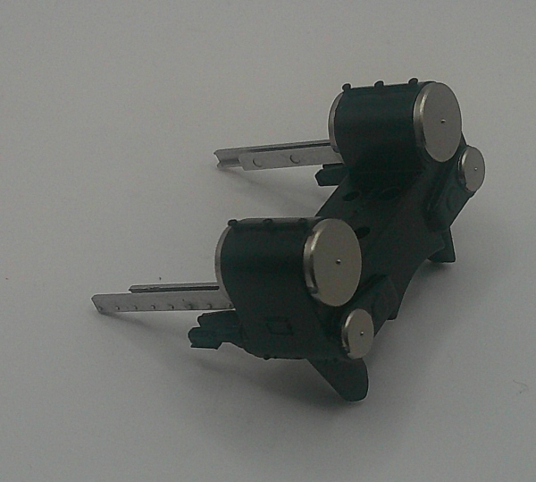 STEAM CHEST / W/CROSSHEAD GUIDES / BLACK W/SILVER CAPS / HO SCALE GS-4 4-8-4