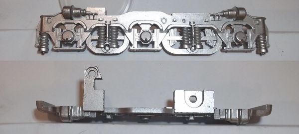 SIDE FRAME / 3-AXLE / RR & LF / TOP MOUNT / SILVER / PREMIER FM TRAINMASTER