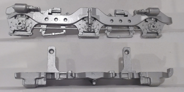 SIDE FRAME / 3-AXLE / LF & RR / SILVER / TOP MOUNT / PS 2 / (RAILKING SCALE) / RAILKING SD60