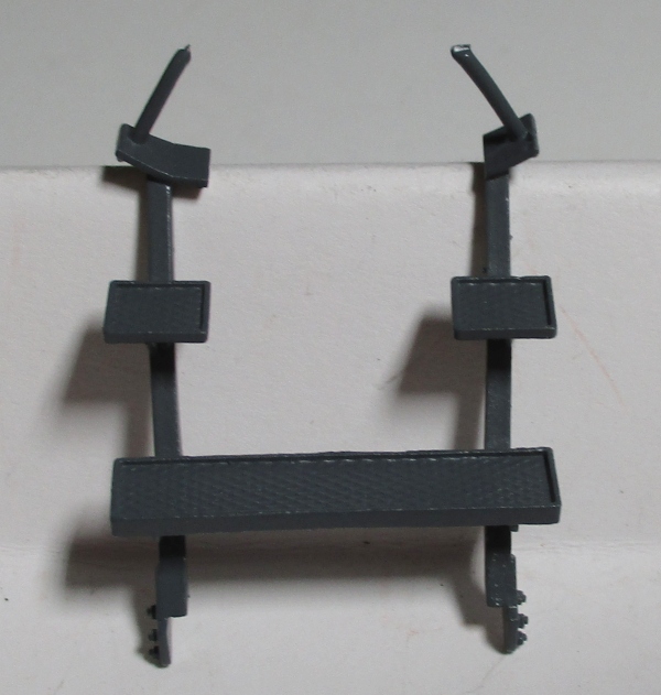 BOILER STAIRS / FRONT UNDER BOILER / GREY / PREMIER BR44 & SNCF 150X